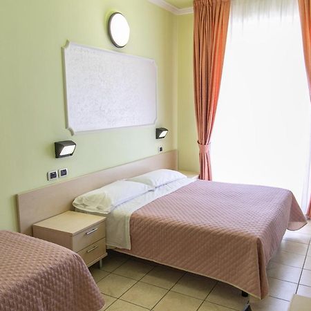Hotel Liana Rimini Exteriér fotografie