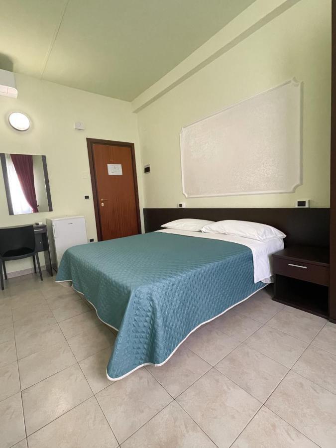 Hotel Liana Rimini Exteriér fotografie