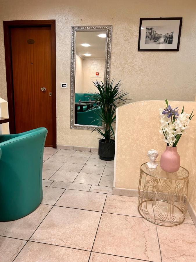 Hotel Liana Rimini Exteriér fotografie